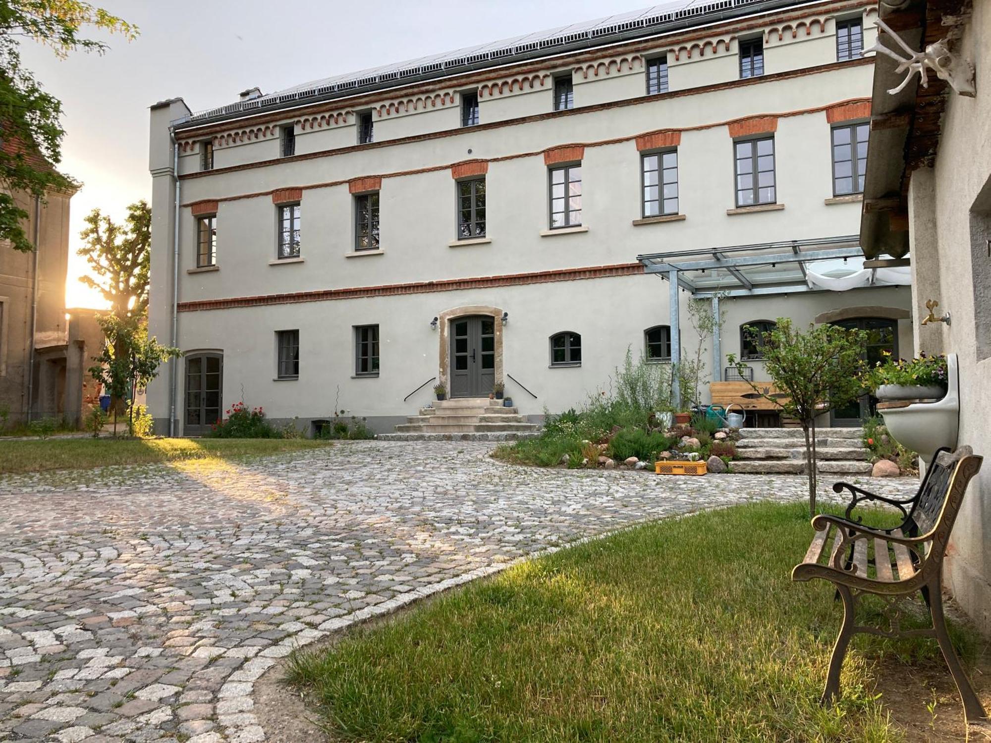 Neues Gesindehaus Villa Rotha ภายนอก รูปภาพ